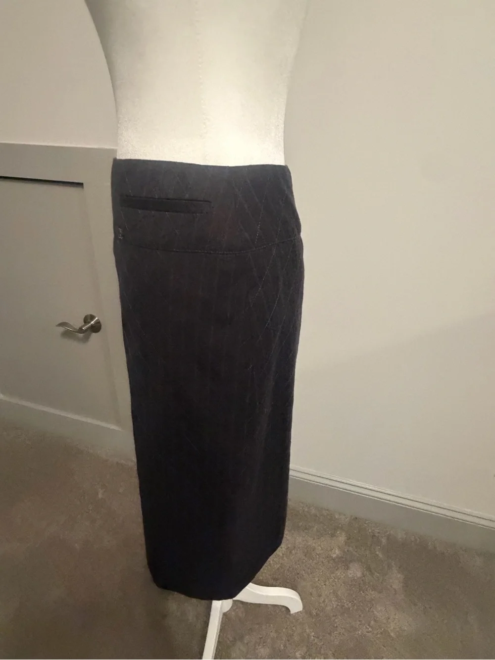 CHANEL Vintage 2004A Wool Cashmere Pinstripe Quilted Pencil Skirt Black 38 COA